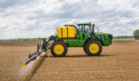 John Deere випустила дві нові моделі AutoTrack для обприскувачів