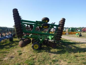 John Deere 637   Дискова борона— 8,9 м