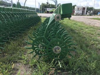 Ротаційна борона  John Deere 400 4,5 м foto 5