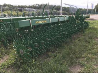 Ротаційна борона  John Deere 400 4,5 м foto 4