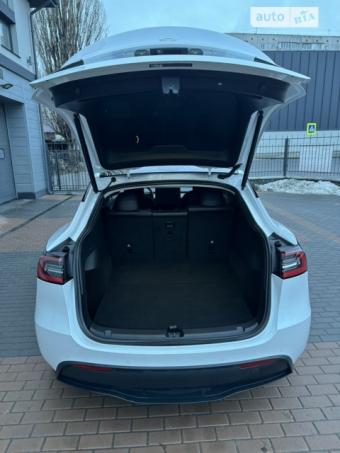 Tesla Model Y 2021 foto 2