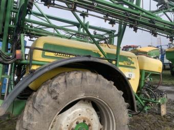 Обприскувач причіпний John Deere 624 foto 7