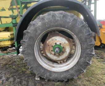 Обприскувач причіпний John Deere 624 foto 16