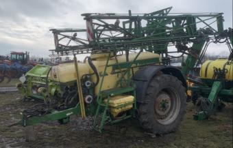 Обприскувач причіпний John Deere 624 foto 3
