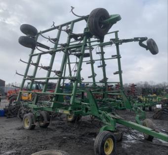 Культиватор John Deere 2210 ширина 10,7 м