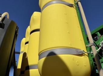Обприскувач-розкидач John Deere R4038 2014 р.в.(комплект бочка+штанга ) foto 26