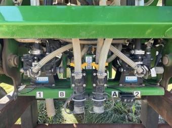 Обприскувач-розкидач John Deere R4038 2014 р.в.(комплект бочка+штанга ) foto 23