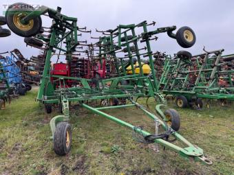 Культиватор John Deere 2210 13,6 м