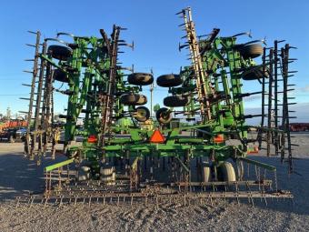 Культиватор John Deere 2200 ширина 15,2 м