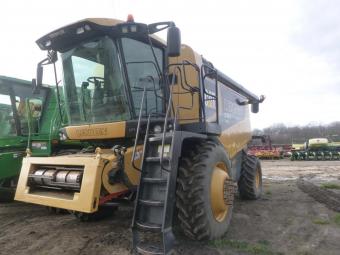 ➨ На запчастини | Комбайн CAT Lexion 570 R, 2005 р.в foto 2